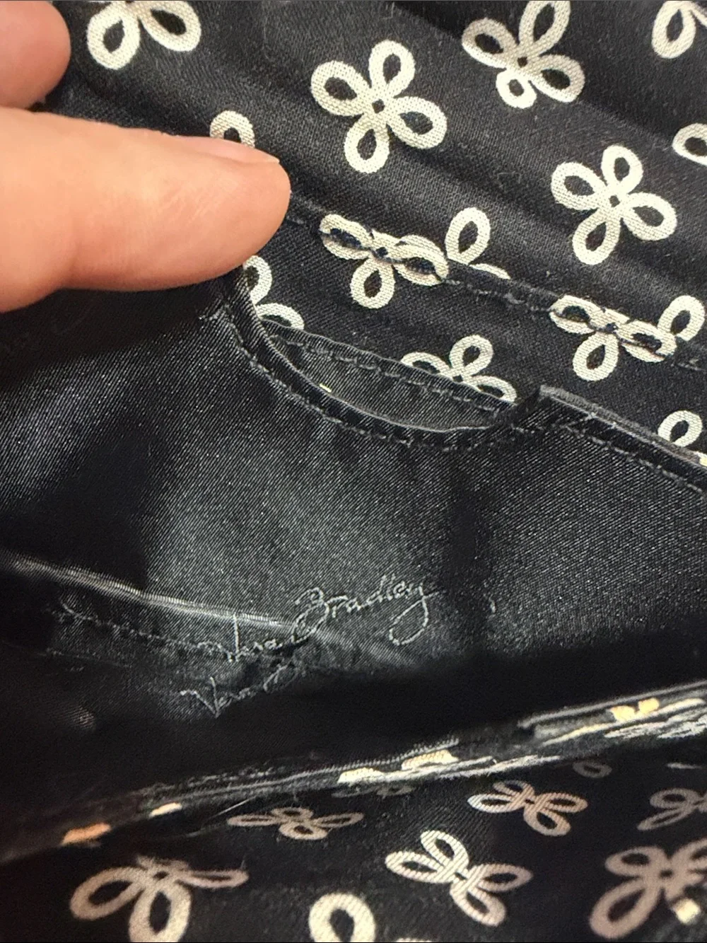 Vera Bradley”Night and Day”Smartphone Wristlet Wallet -Turn-Lock -Retired 2010